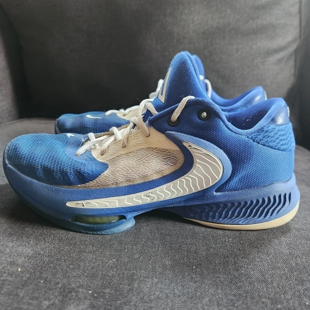 Nike Zoom Freak 4 TB Low Midnight Navy Size 8